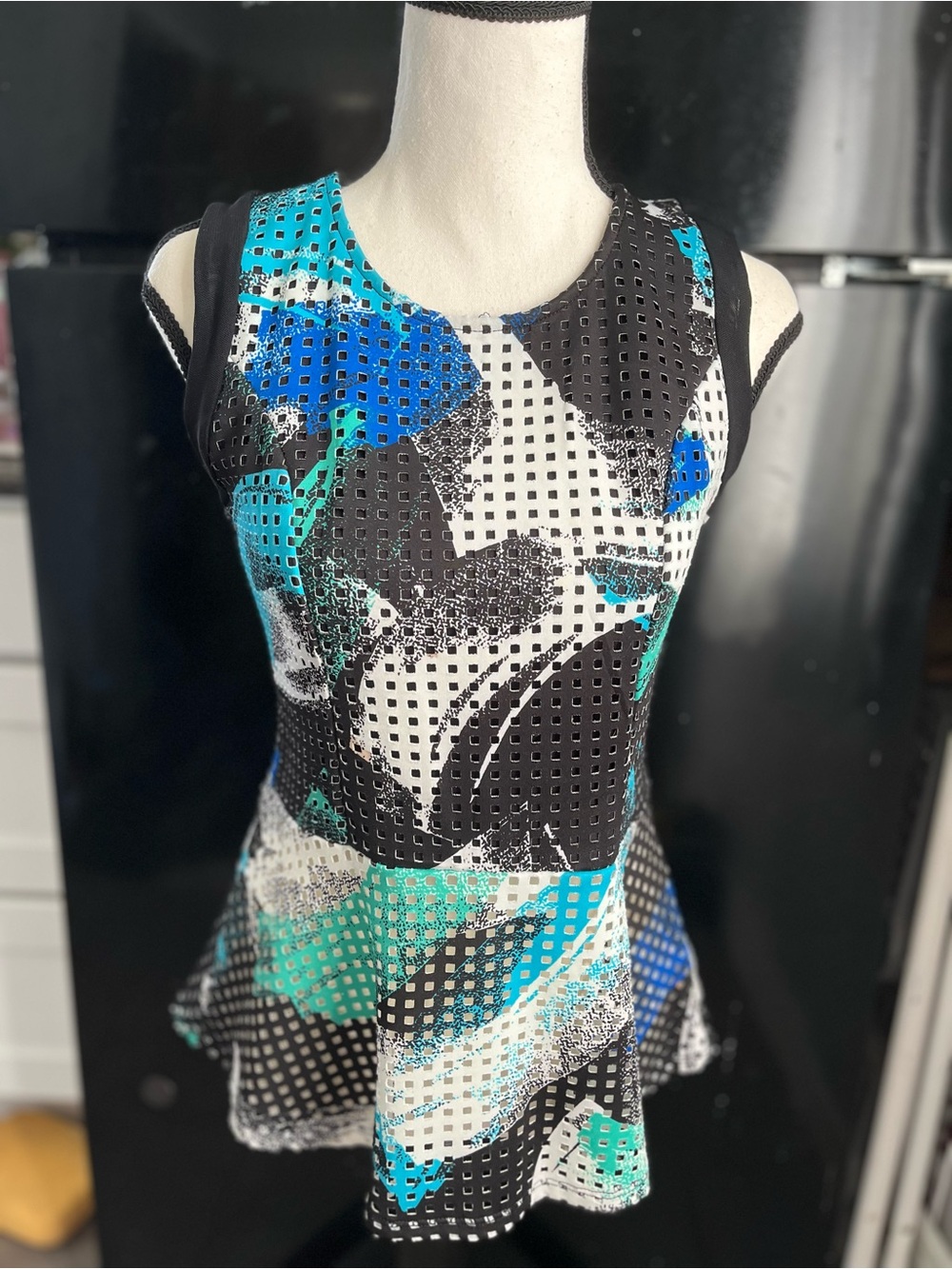 Material Girl ladies peplum mesh/tank top size medium/lined